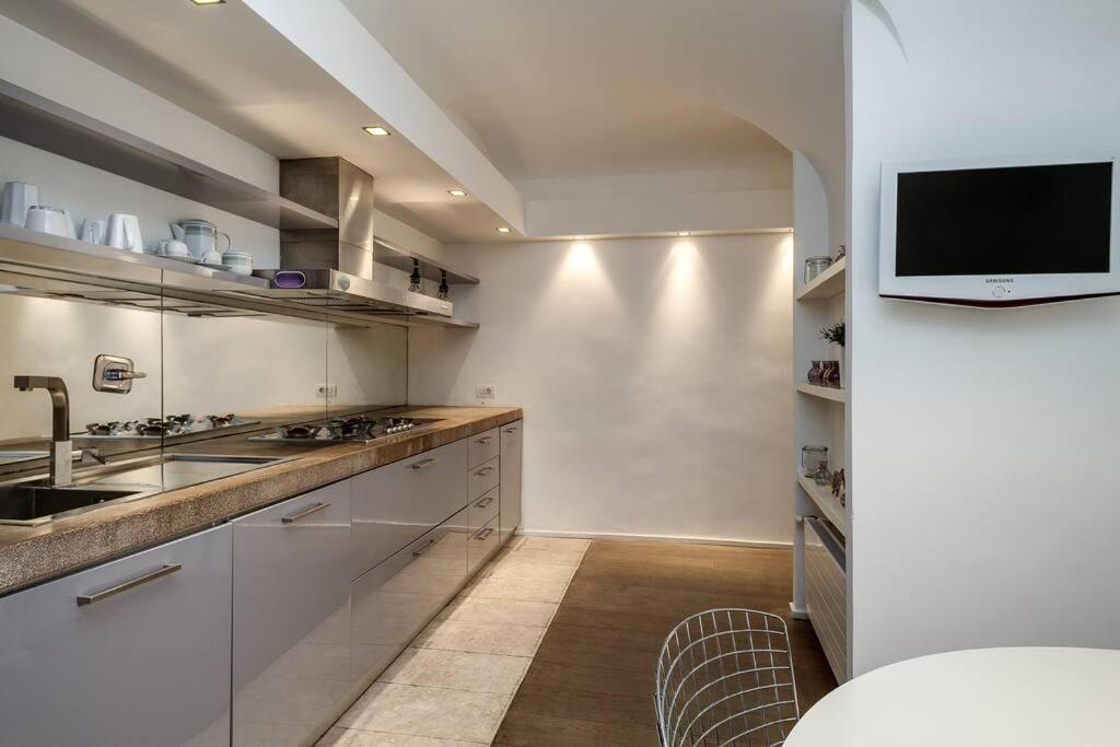 Trevi Loft Apartment Рим Екстериор снимка